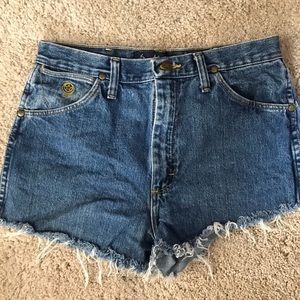 Wrangler Cut Off Short